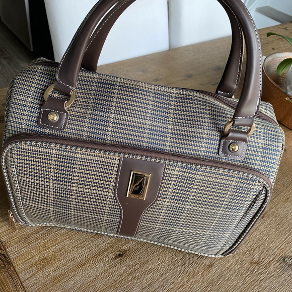 London Fog Cabin Bag - Picture 1 of 9